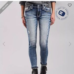 ISO I’m looking for these jeans please don’t buy this post not for sale